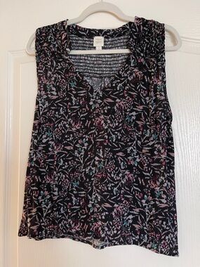 Roan + Ryan Black Floral V-Neck Smocked Shoulder sleeveless top , Sz sm